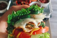 Zesty Low-Carb Jalapeño Turkey Burger Recipe