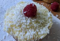 Keto Raspberry Coconut Cupcakes – 4.3g Net Carbs