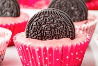 No-Bake Red Velvet Mini Oreo Cheesecakes