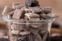 No-Bake Cookies and Cream Muddy Buddies Recipe