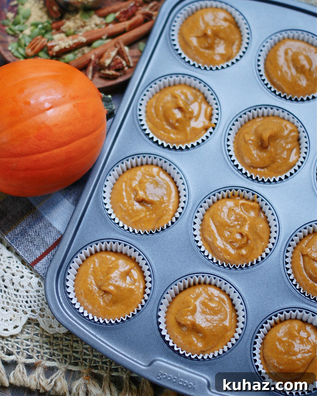Pumpkin Muffins with Cinnamon Streusel 4 Pumpkin muffin batter with whole can of pumpkin