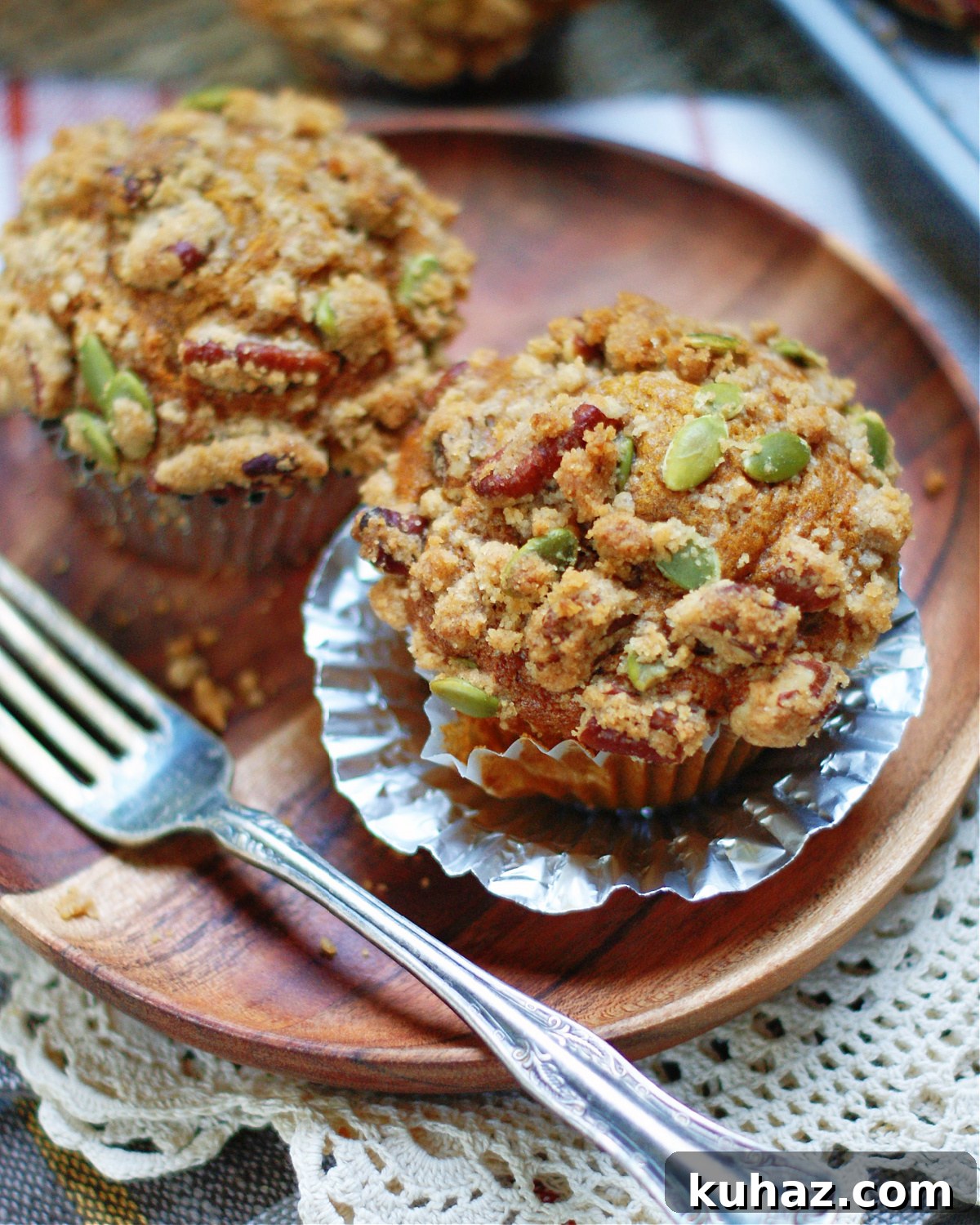Pumpkin Muffins with Cinnamon Streusel 9 pumpkin muffins made with pumpkin puree and topped with a streusel topping