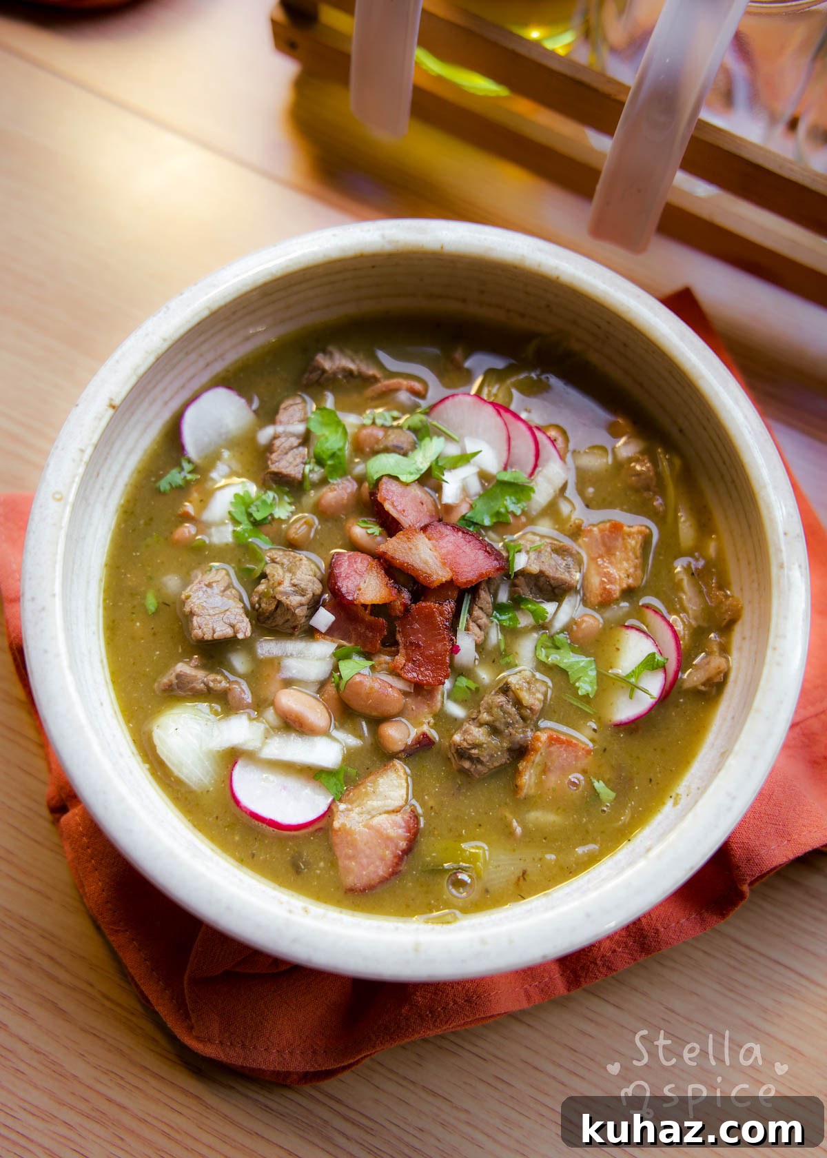 bowl of carne en su jugo