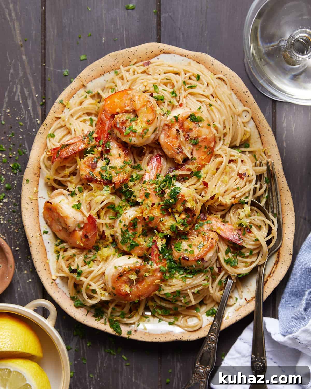 Garlic Butter Shrimp Scampi Without Wine 2 Overhead image of shrimp scampi without wine.
