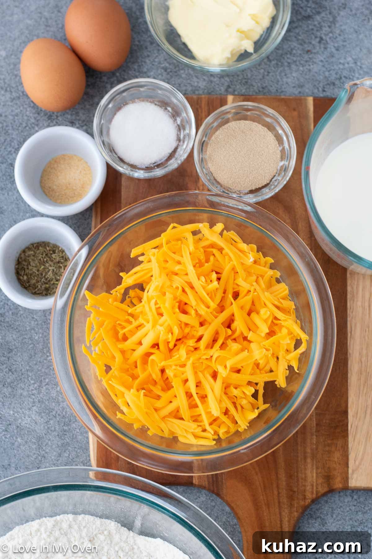 Crispy Cheese Rolls Recipe with Garlic Herb Dip 3 img 26996 2