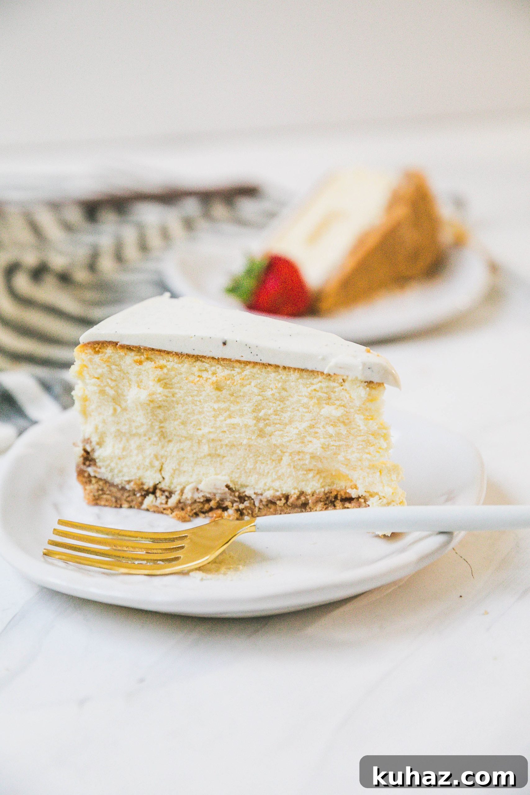 Vanilla Cheesecake with Sour Cream Topping-7