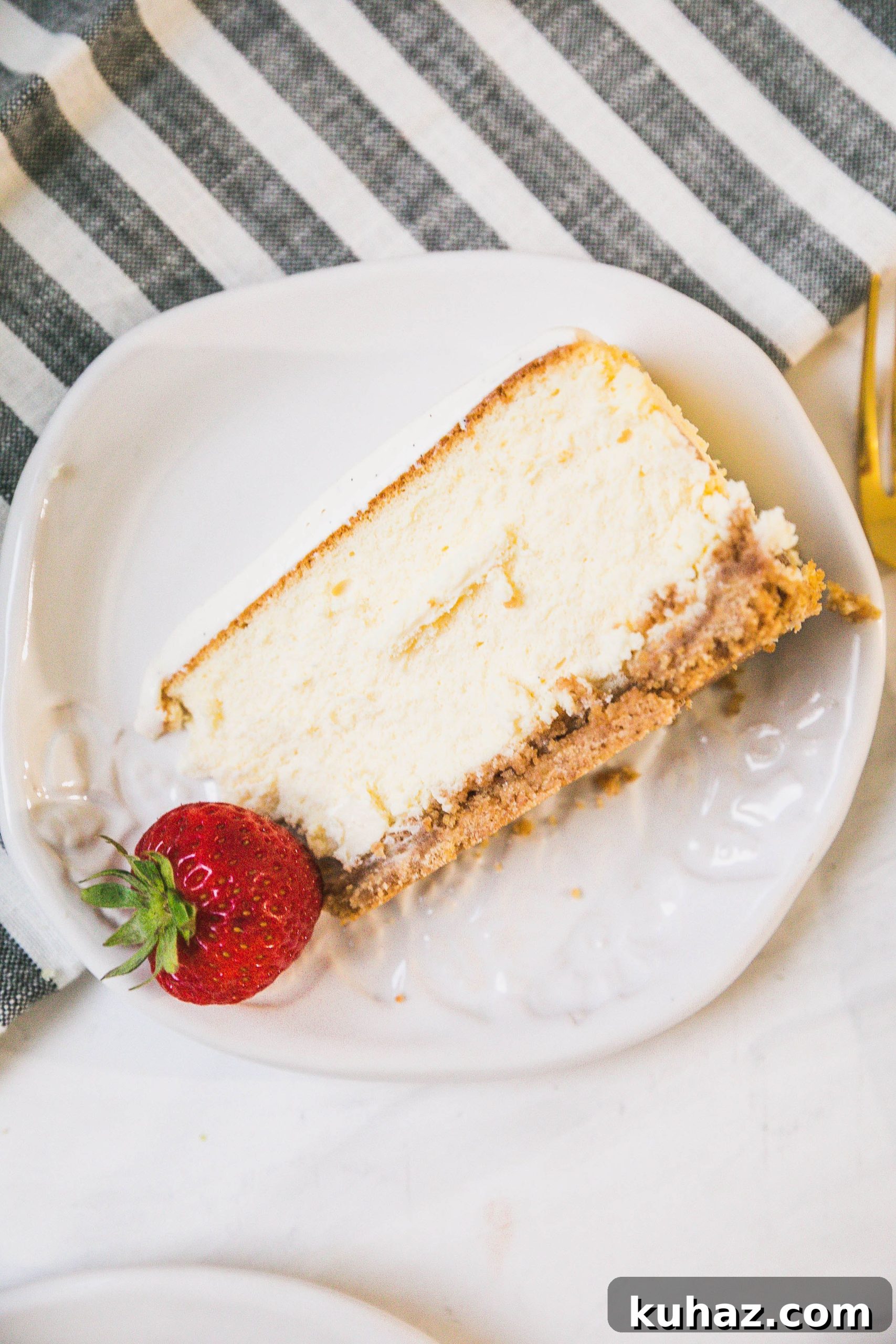 Vanilla Cheesecake with Sour Cream Topping-5