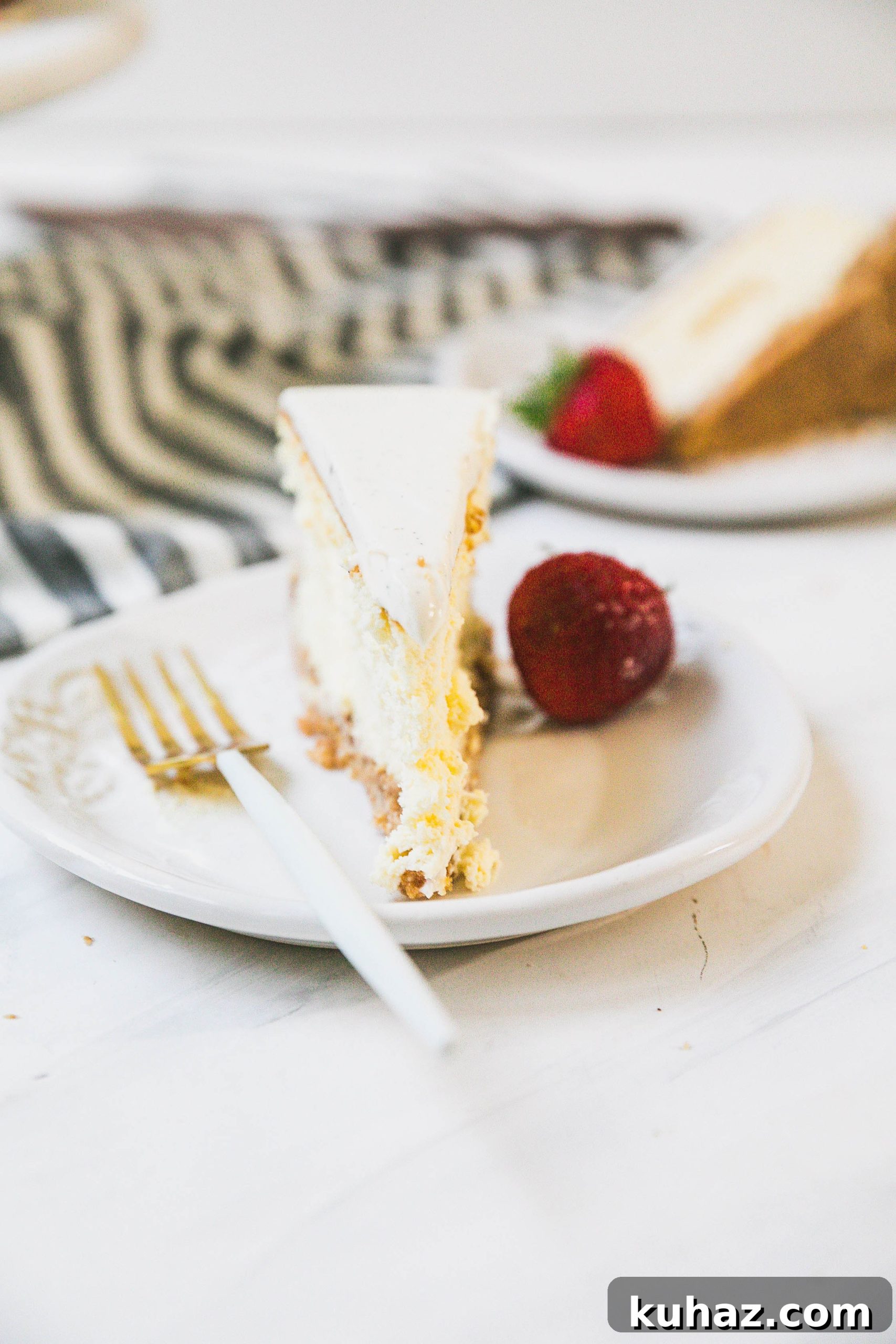 Vanilla Cheesecake with Sour Cream Topping-9