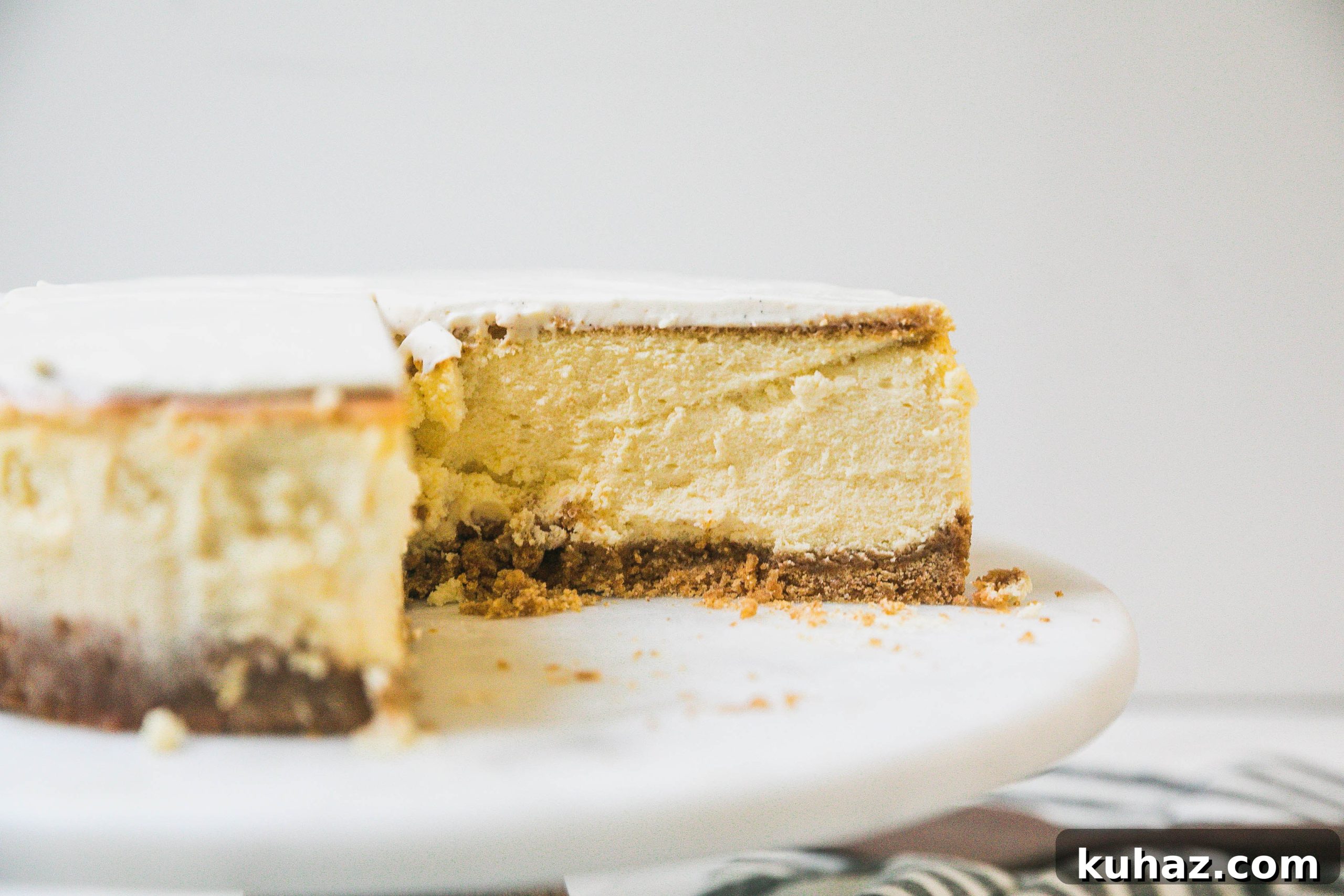 Vanilla Cheesecake with Sour Cream Topping-6