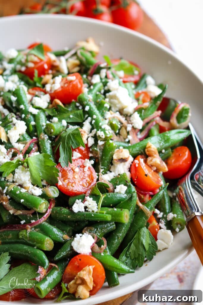 Fresh Green Bean and Tomato Salad with Lemon Vinaigrette 2 simple green bean tomato salad in beige bowl