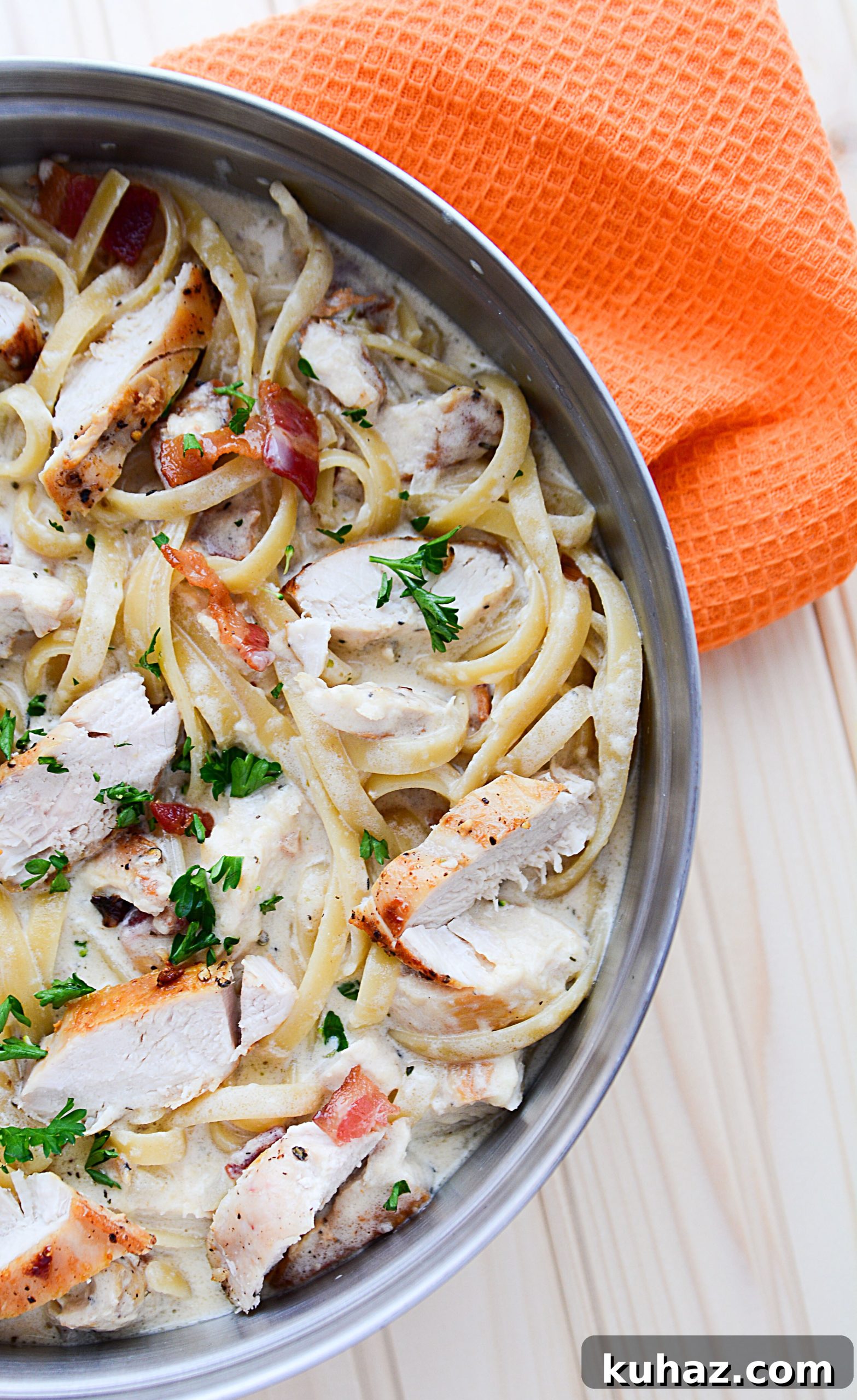 Creamy fettuccine with chicken and bacon